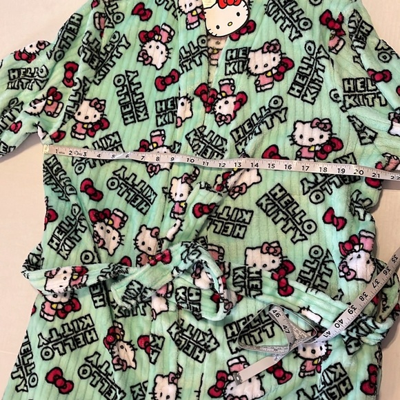 NWT-Sanrio hello Kitty-L-mint green-all over print, pockets, belted tie, robe - Picture 8 of 10